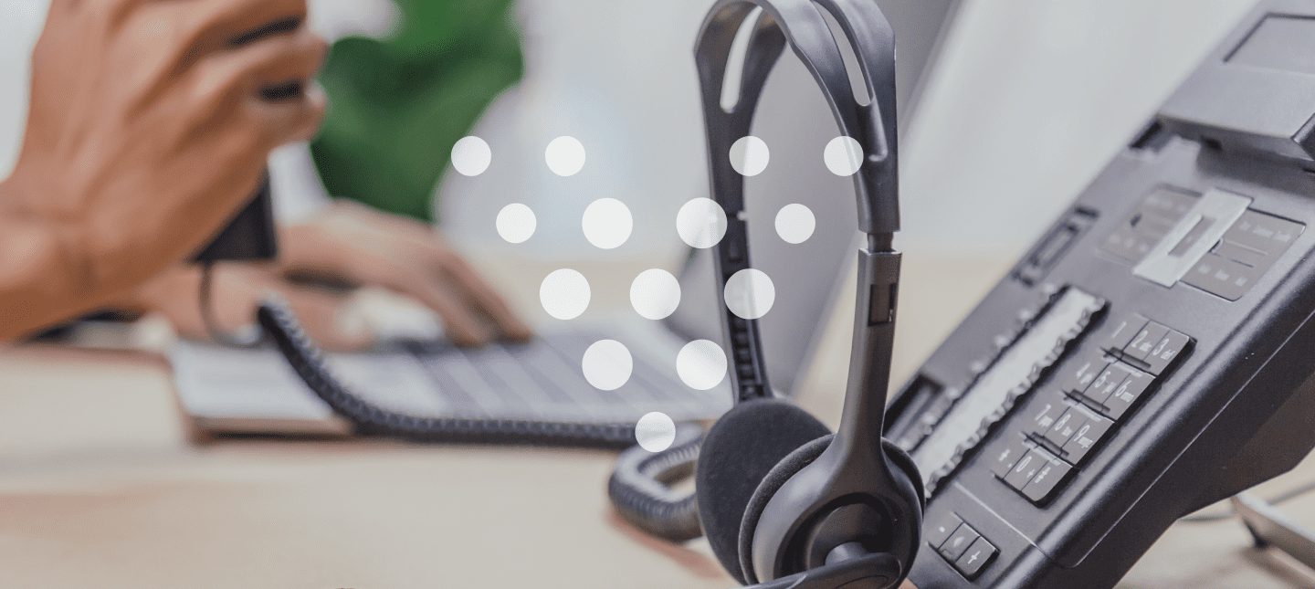 atendente fazendo portabilidade VoIP de cliente por ligação